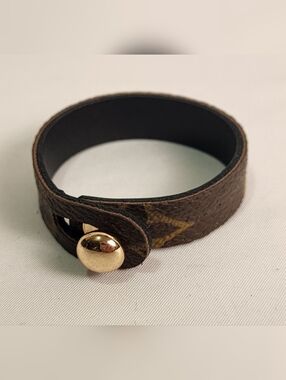 Louis Vuitton Monogram Canvas, Black Leather Bracelet Small Size LV